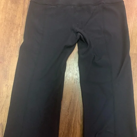 Lululemon Reversible Crop - Picture 3 of 13